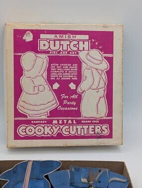 VINTAGE AMISH DUTCH BOY AND GIRL METAL COOKY CUTTERS w/ORIGINAL BOX MIB